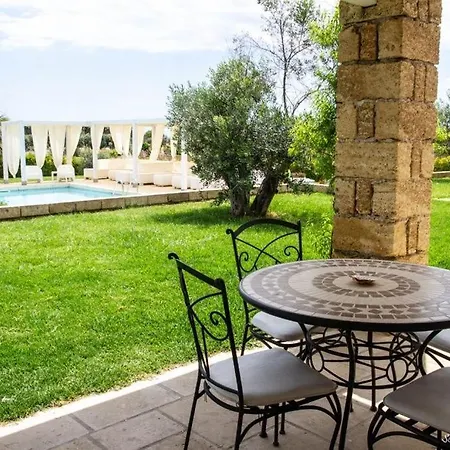 Li Fichi Alezio/gallipoli فندق مبيت وإفطار 4*